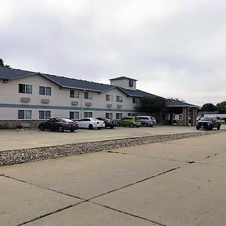 Regency Inn Geneseo Il I-80 Bagian luar foto