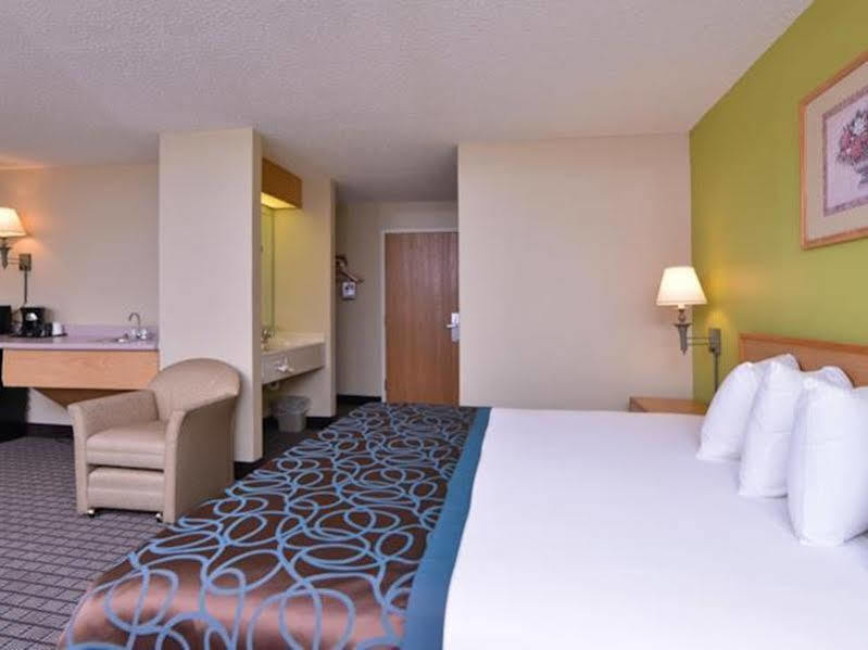 Regency Inn Geneseo Il I-80 Bagian luar foto