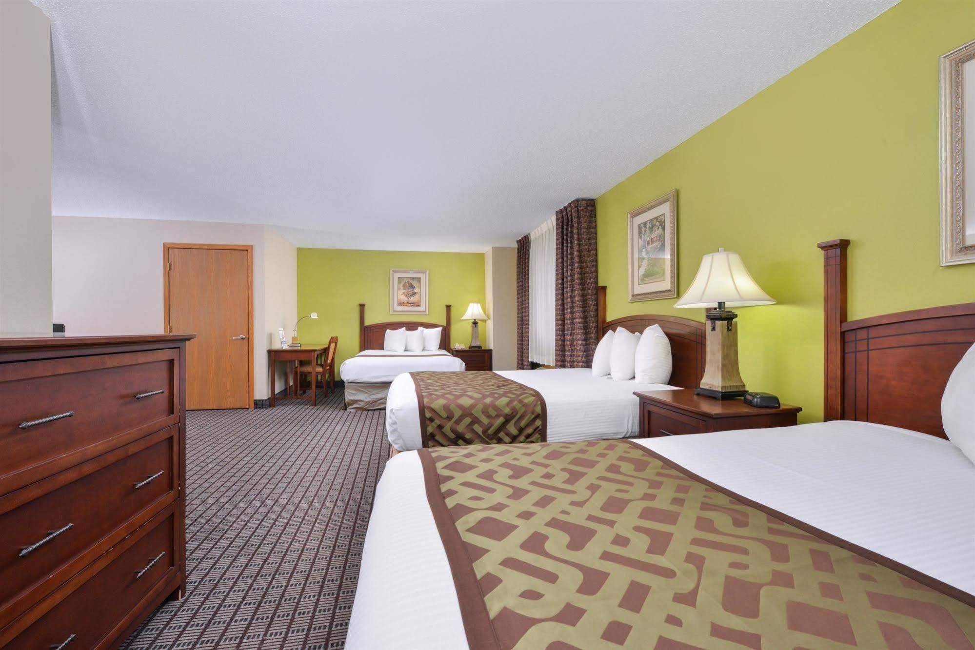 Regency Inn Geneseo Il I-80 Bagian luar foto